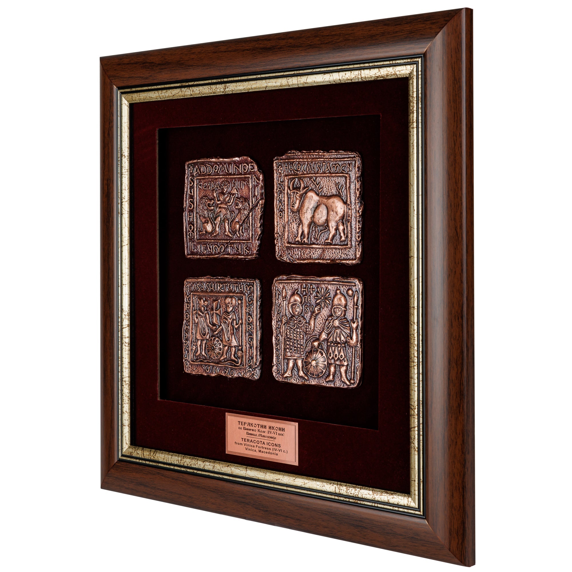 Врамено уметничко дело кое претставува верна реплика на светски познатите артефакти од Виница, идеален сувенир за љубителите на археологијата и историјата.