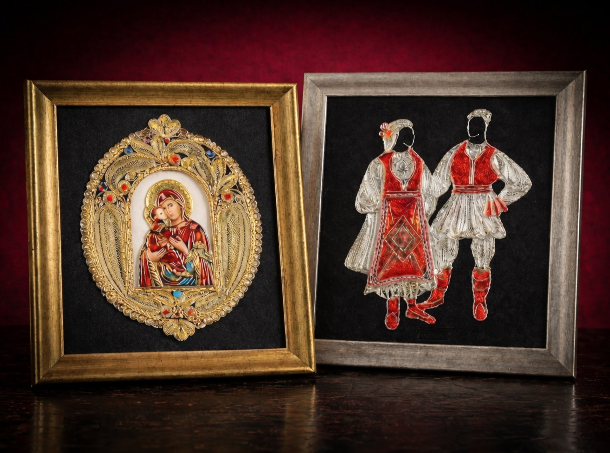 Колекција на рачно изработен филигран од срма - православни икони и традиционални македонски сувенири.